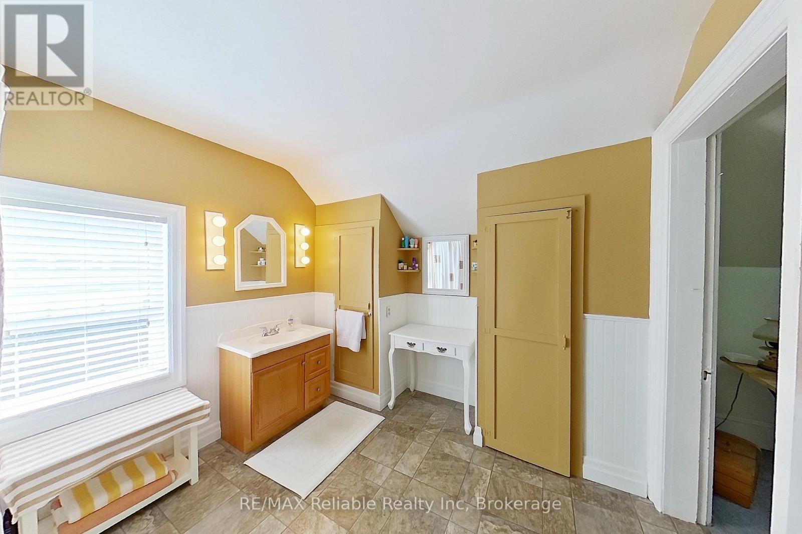 91 King Street, Bluewater (Hensall), Ontario  N0M 1X0 - Photo 42 - X12445371