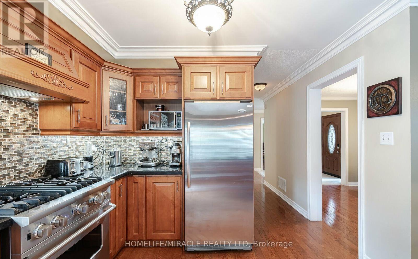 129 Van Scott Drive, Brampton, Ontario  L7A 2C7 - Photo 13 - W12445322