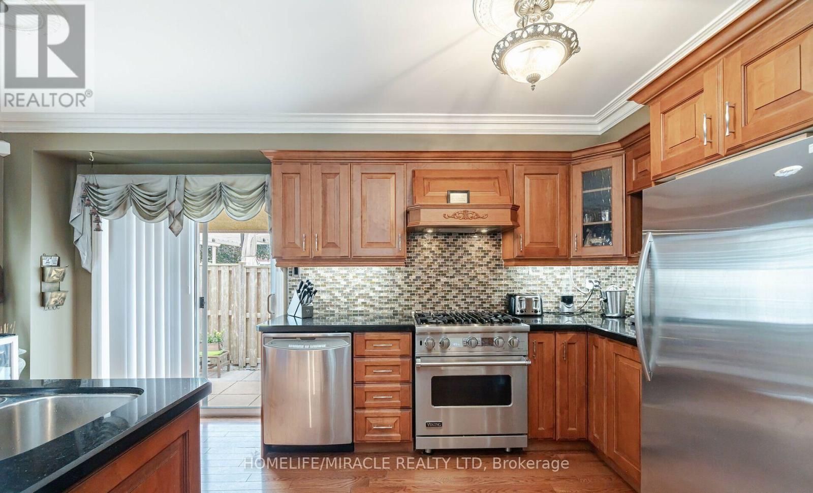 129 Van Scott Drive, Brampton, Ontario  L7A 2C7 - Photo 14 - W12445322