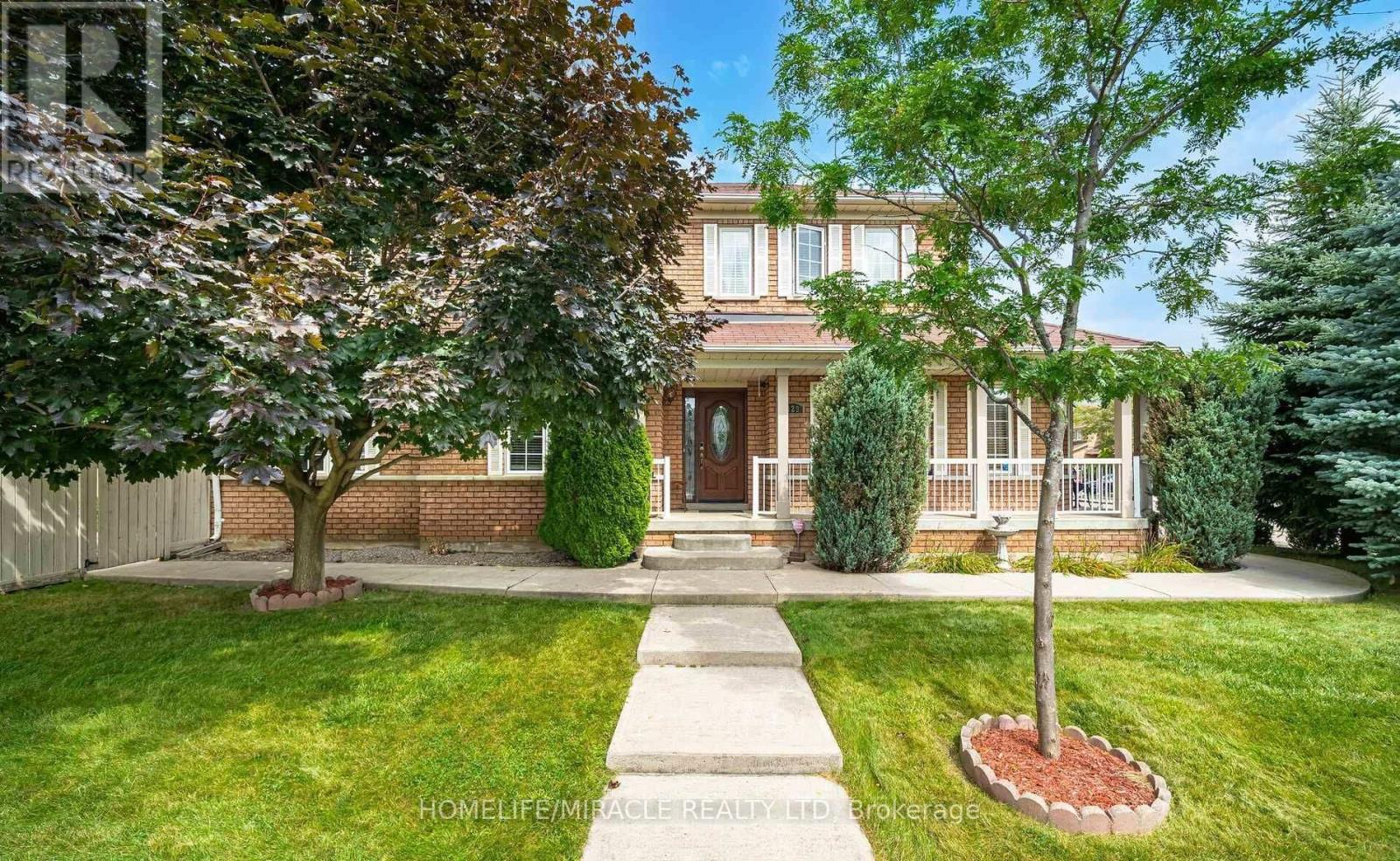 129 Van Scott Drive, Brampton, Ontario  L7A 2C7 - Photo 3 - W12445322