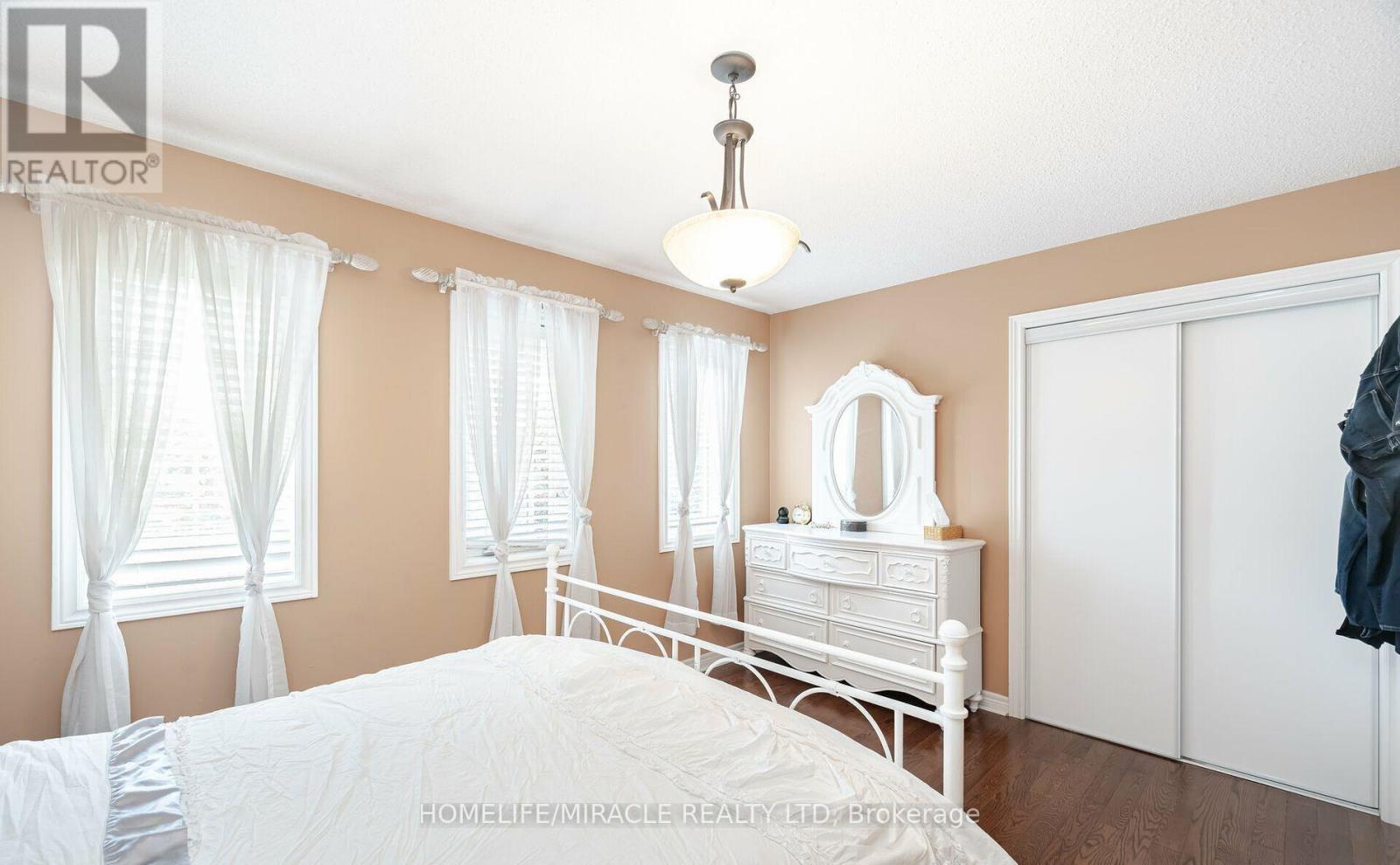 129 Van Scott Drive, Brampton, Ontario  L7A 2C7 - Photo 30 - W12445322
