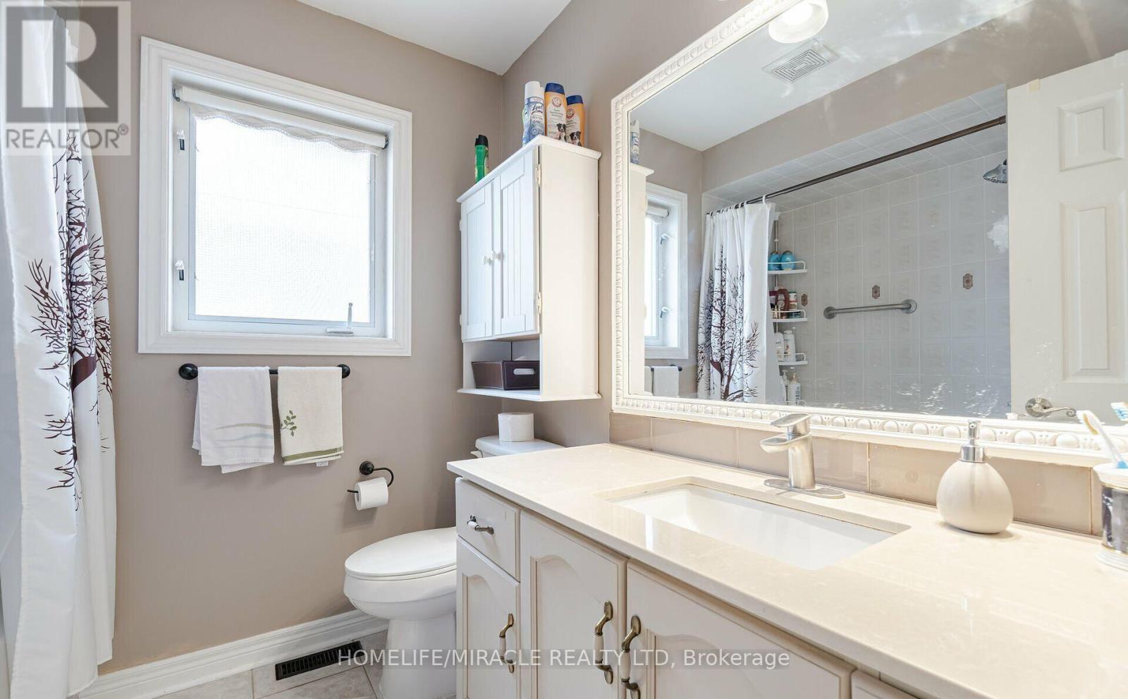 129 Van Scott Drive, Brampton, Ontario  L7A 2C7 - Photo 33 - W12445322