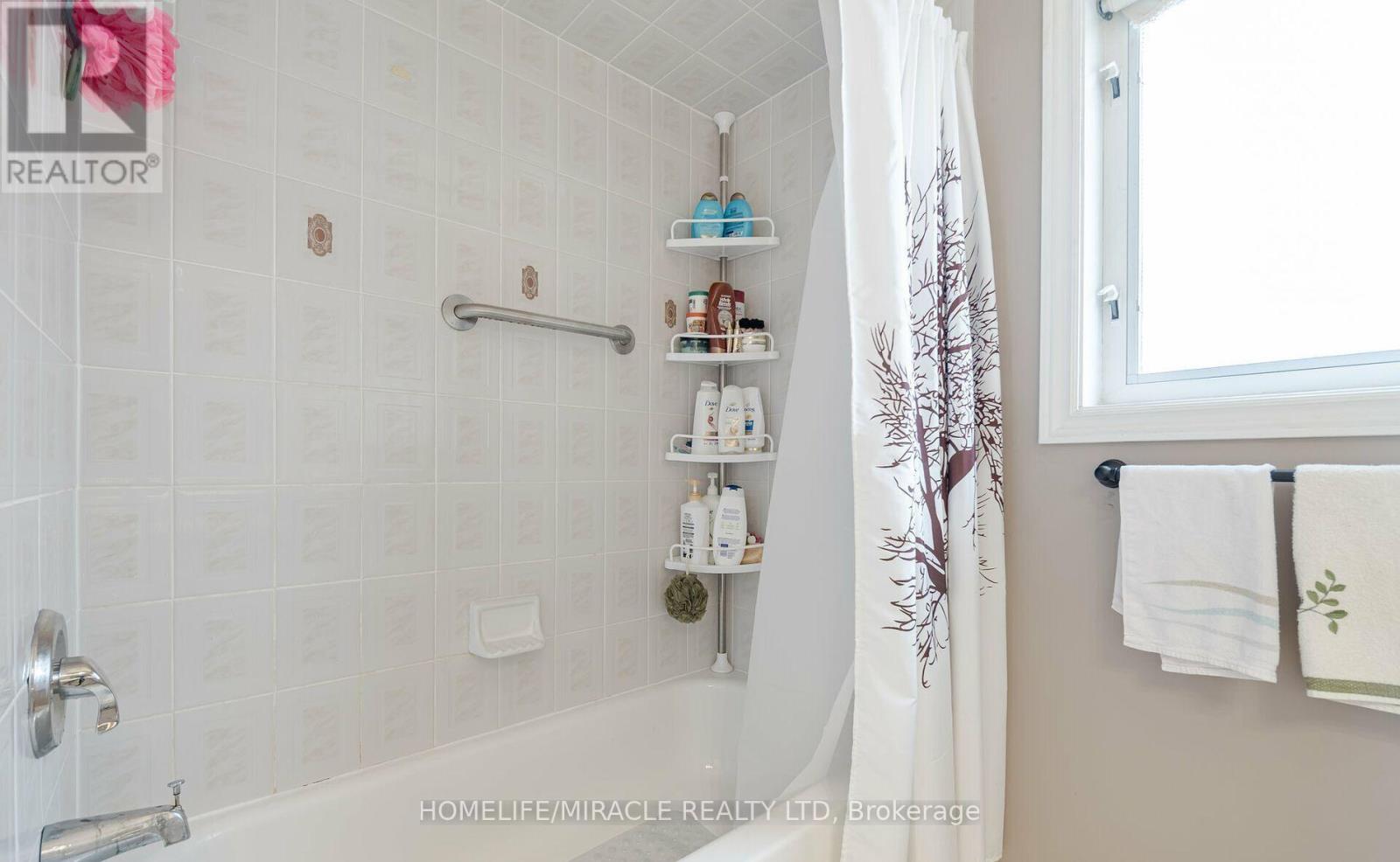 129 Van Scott Drive, Brampton, Ontario  L7A 2C7 - Photo 34 - W12445322