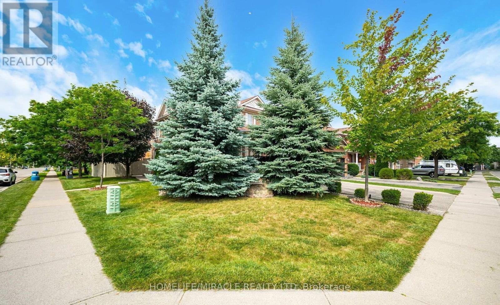 129 Van Scott Drive, Brampton, Ontario  L7A 2C7 - Photo 4 - W12445322