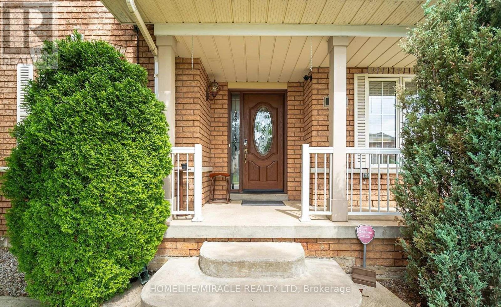 129 Van Scott Drive, Brampton, Ontario  L7A 2C7 - Photo 5 - W12445322