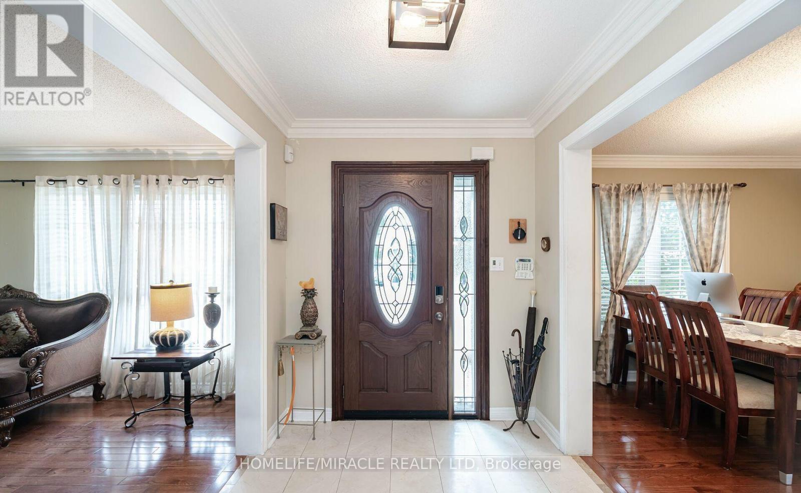 129 Van Scott Drive, Brampton, Ontario  L7A 2C7 - Photo 6 - W12445322
