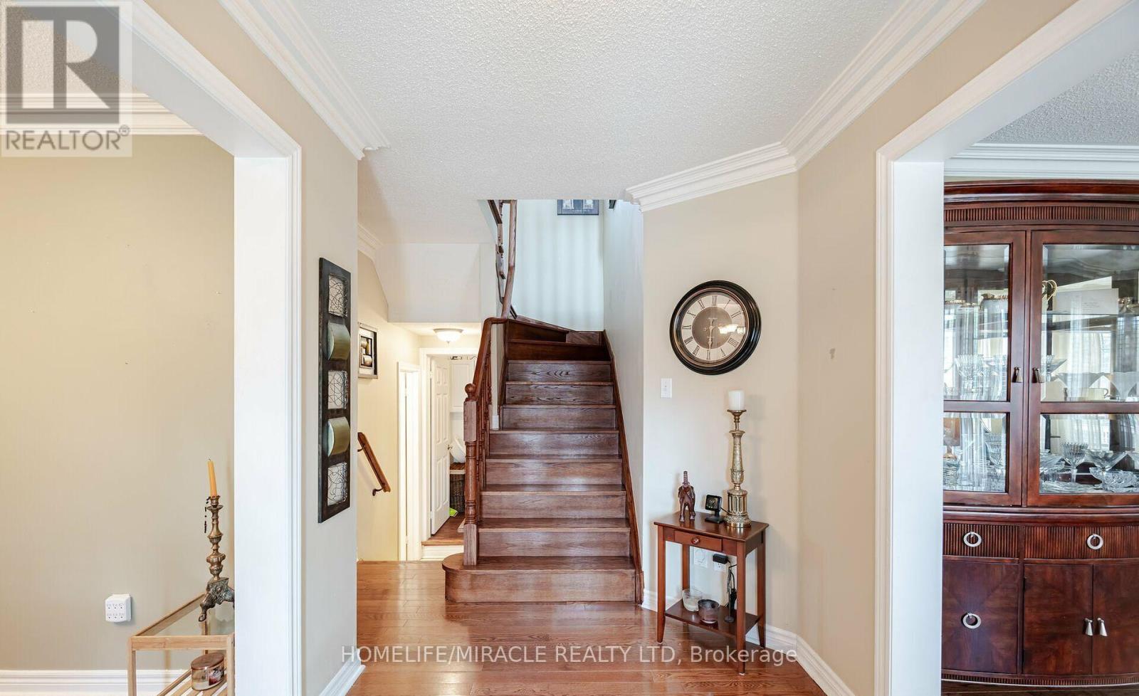 129 Van Scott Drive, Brampton, Ontario  L7A 2C7 - Photo 7 - W12445322