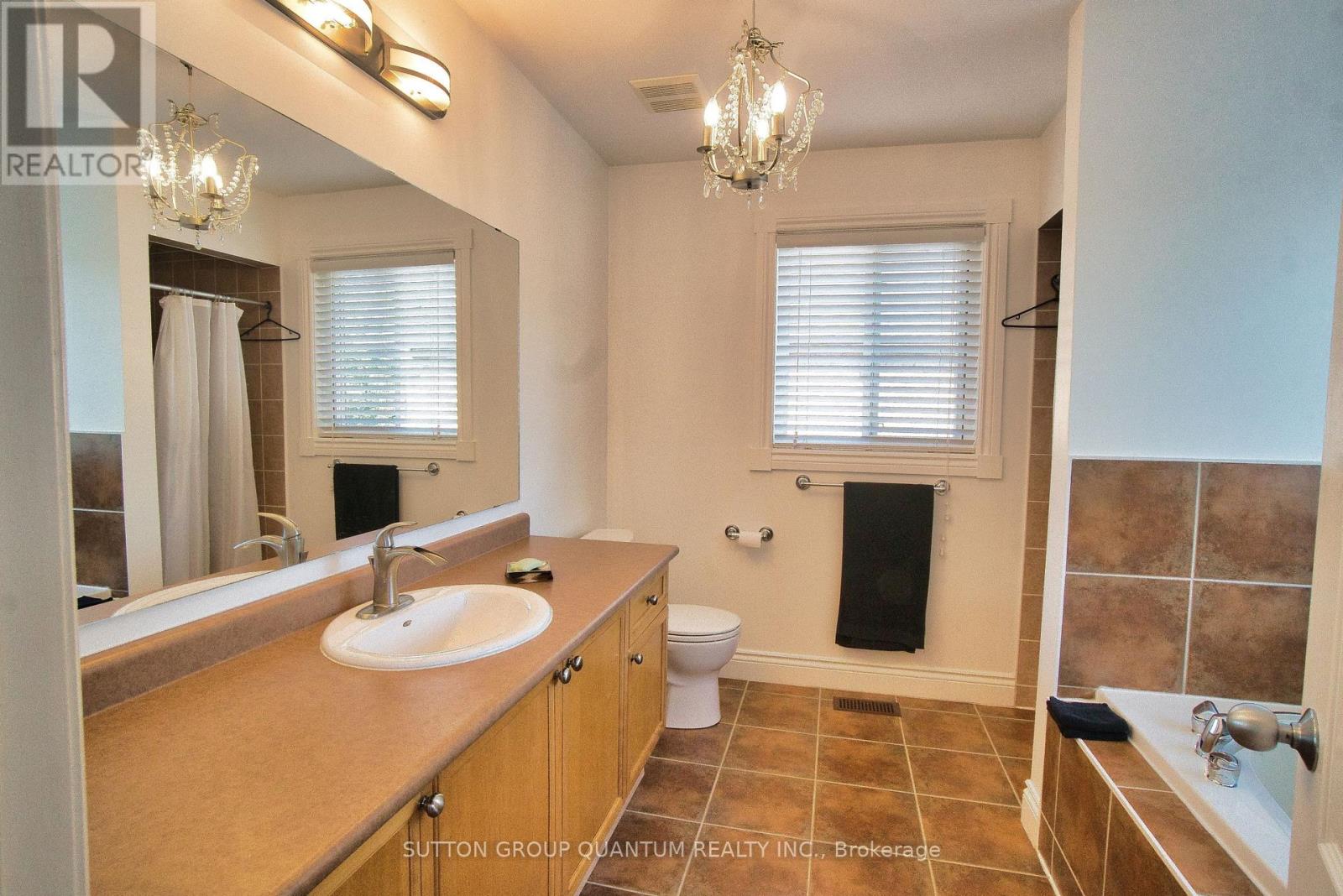 491 Pettit Trail, Milton, Ontario  L9T 6N9 - Photo 27 - W12445338