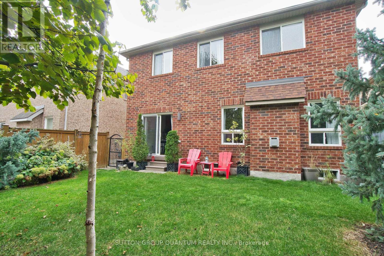 491 Pettit Trail, Milton, Ontario  L9T 6N9 - Photo 3 - W12445338