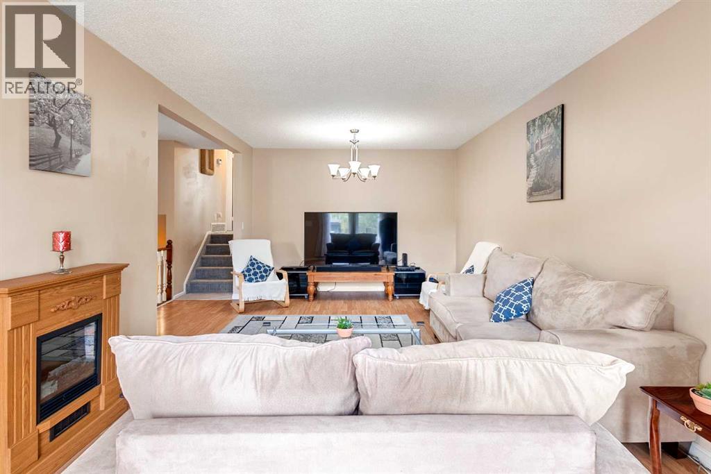 211 Abalone Place Ne, Calgary, Alberta  T2A 6S2 - Photo 2 - A2261773
