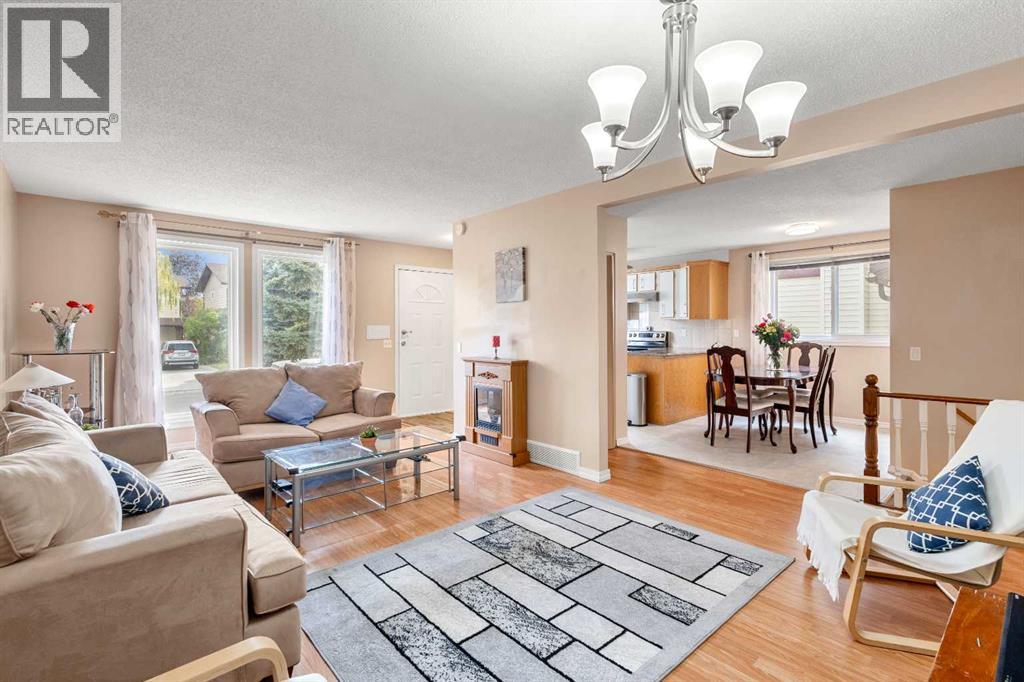 211 Abalone Place Ne, Calgary, Alberta  T2A 6S2 - Photo 5 - A2261773