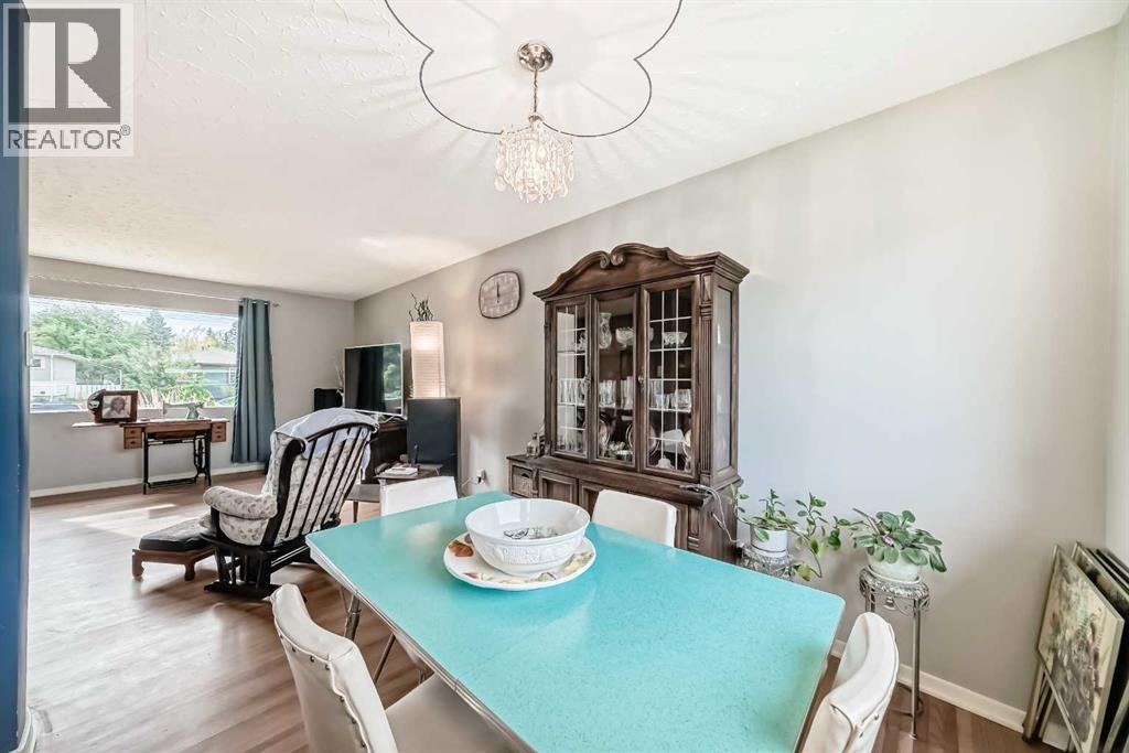 126 Springwood Drive Sw, Calgary, Alberta  T2W 0K5 - Photo 17 - A2261893