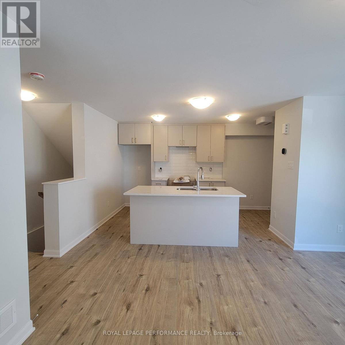 801 Arcadian Private, Ottawa, Ontario  K2T 0S8 - Photo 3 - X12445344