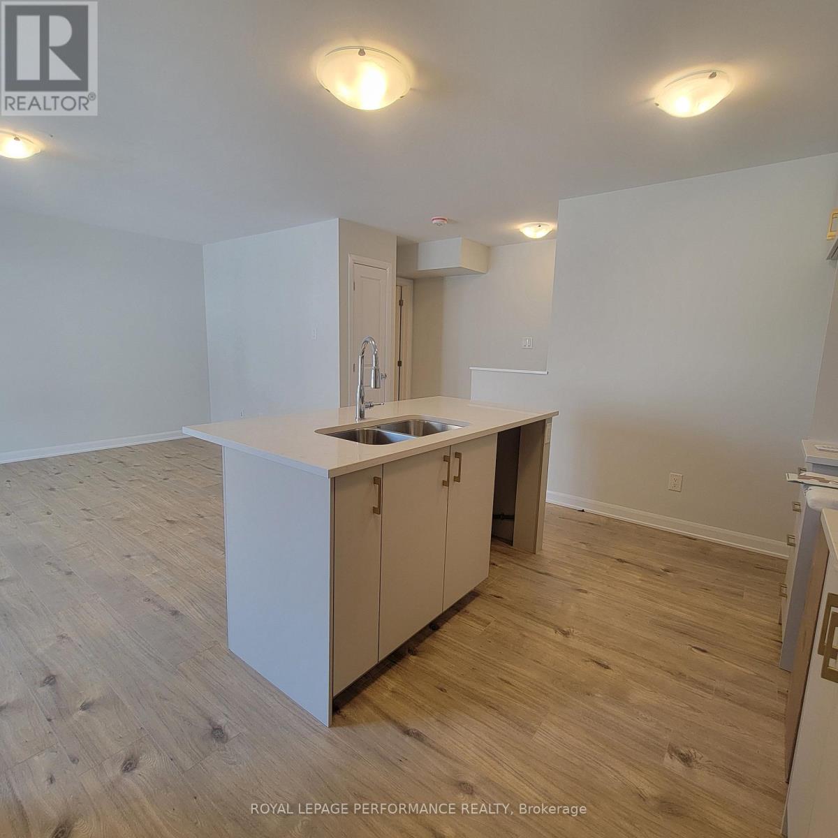 801 Arcadian Private, Ottawa, Ontario  K2T 0S8 - Photo 4 - X12445344