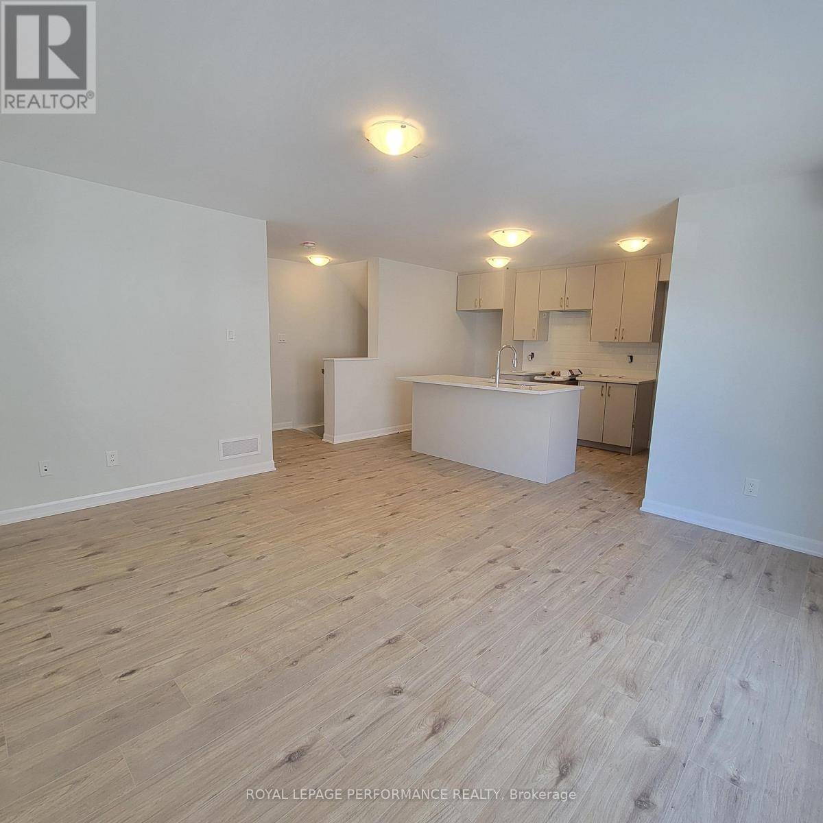 801 Arcadian Private, Ottawa, Ontario  K2T 0S8 - Photo 5 - X12445344