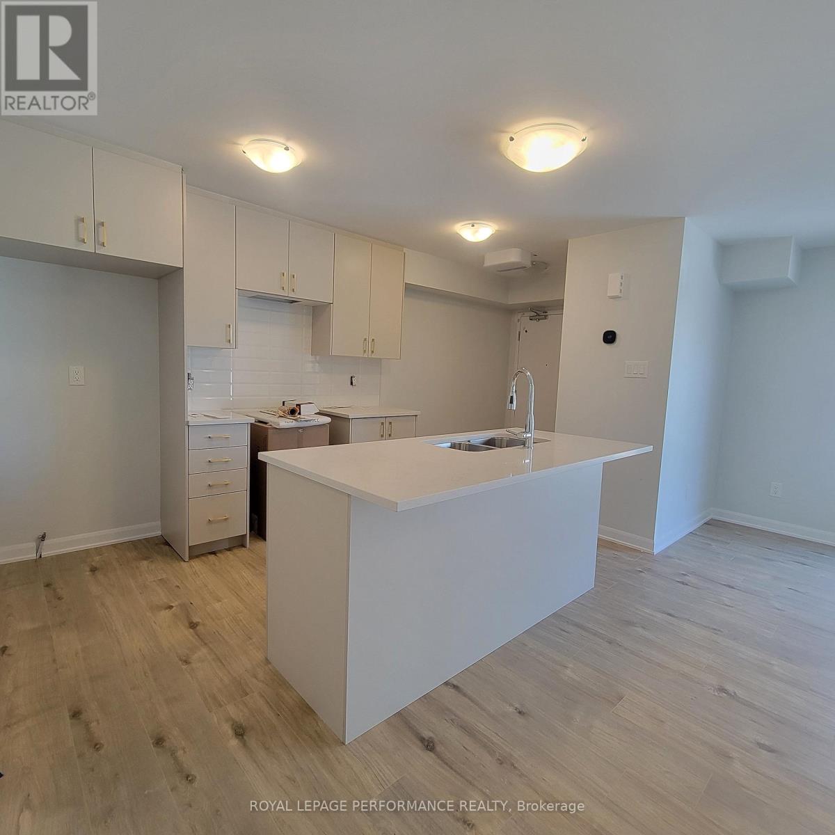 801 Arcadian Private, Ottawa, Ontario  K2T 0S8 - Photo 7 - X12445344