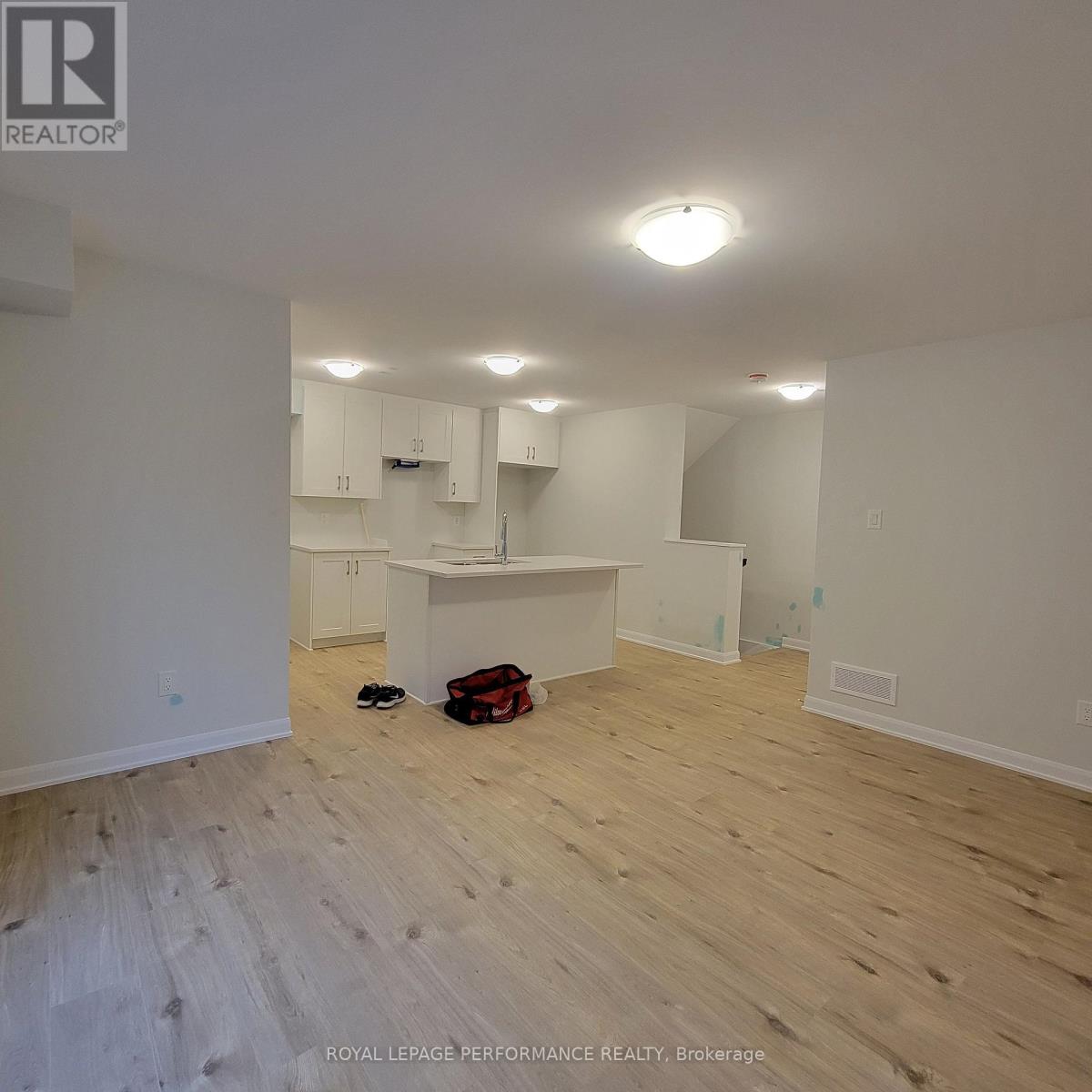 807 Arcadian Private, Ottawa, Ontario  K2T 0R8 - Photo 5 - X12445346
