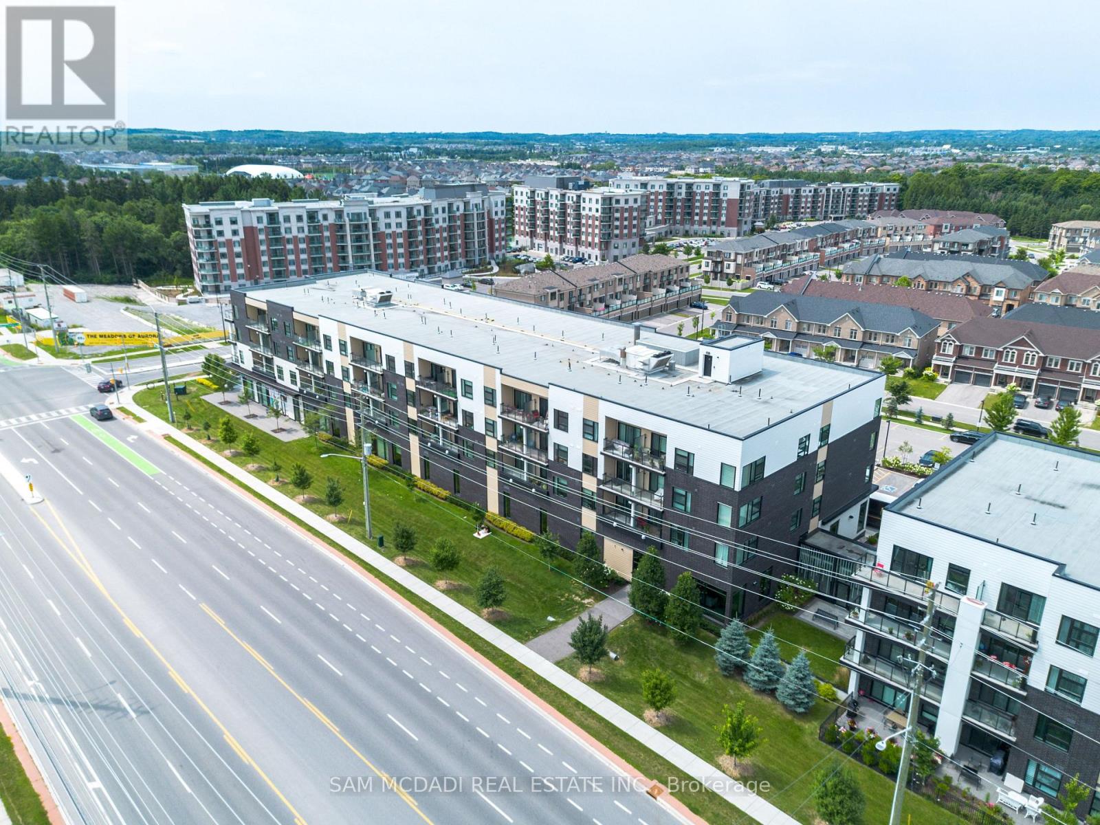 114 - 555 William Graham Drive, Aurora, Ontario  L4G 7C4 - Photo 5 - N12445336