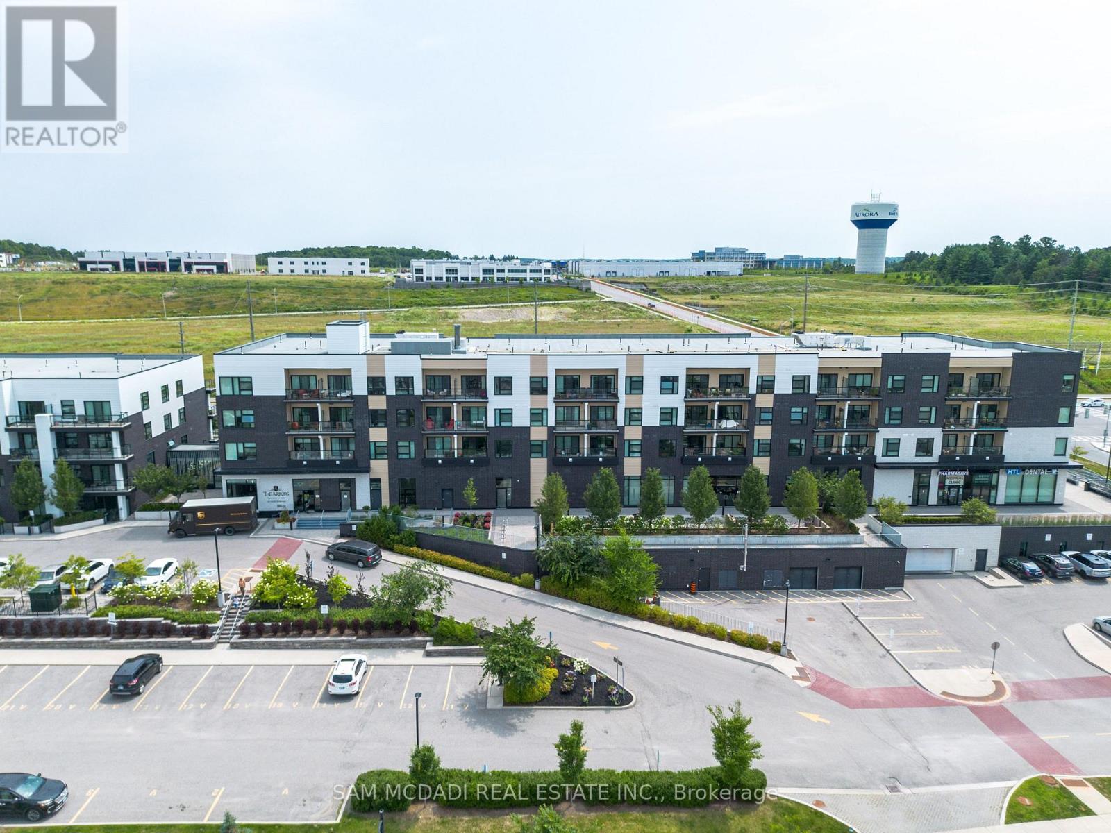 114 - 555 WILLIAM GRAHAM DRIVE, Aurora, Ontario