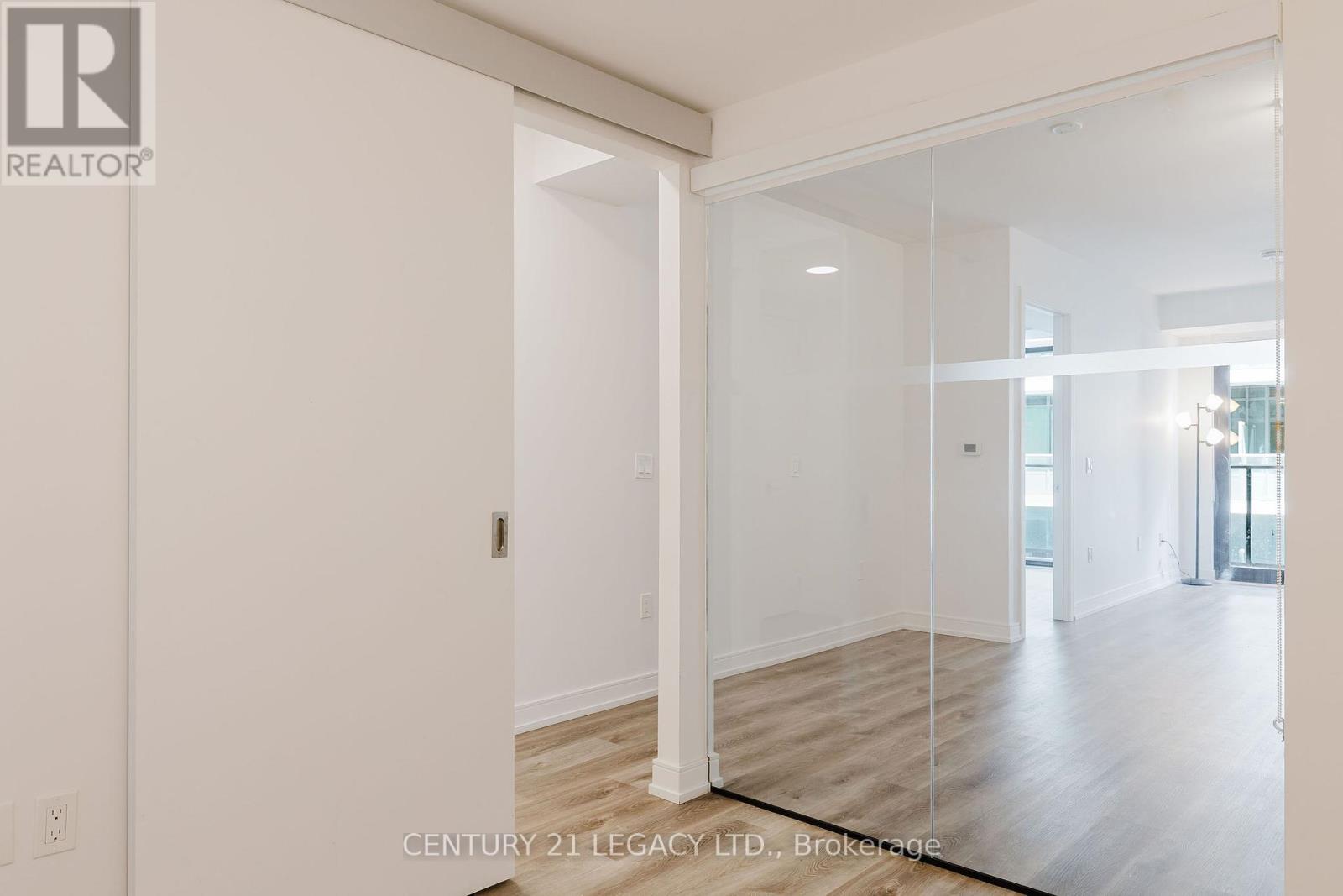 1012 - 1 Jarvis Street, Hamilton, Ontario  L8R 3J2 - Photo 10 - X12382483