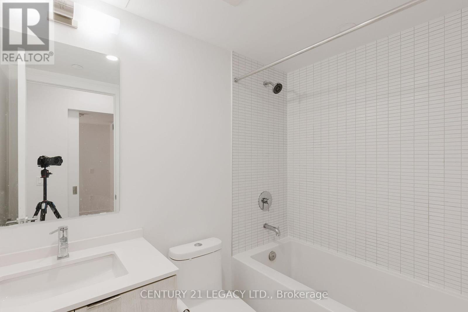 1012 - 1 Jarvis Street, Hamilton, Ontario  L8R 3J2 - Photo 12 - X12382483
