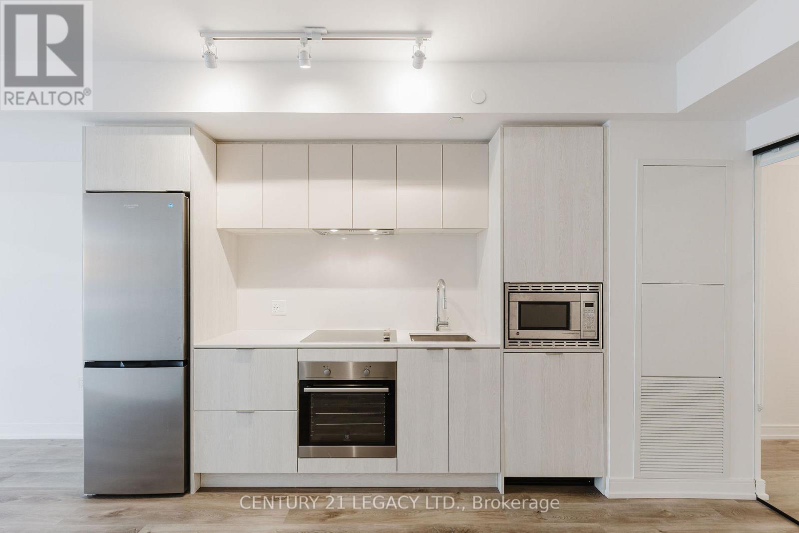 1012 - 1 Jarvis Street, Hamilton, Ontario  L8R 3J2 - Photo 2 - X12382483