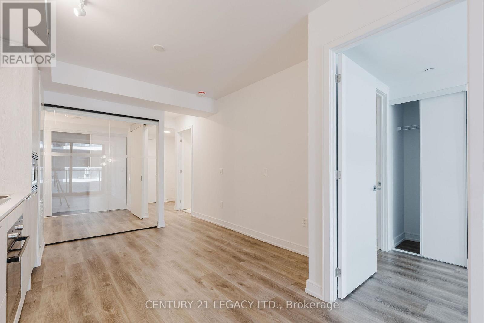1012 - 1 Jarvis Street, Hamilton, Ontario  L8R 3J2 - Photo 3 - X12382483