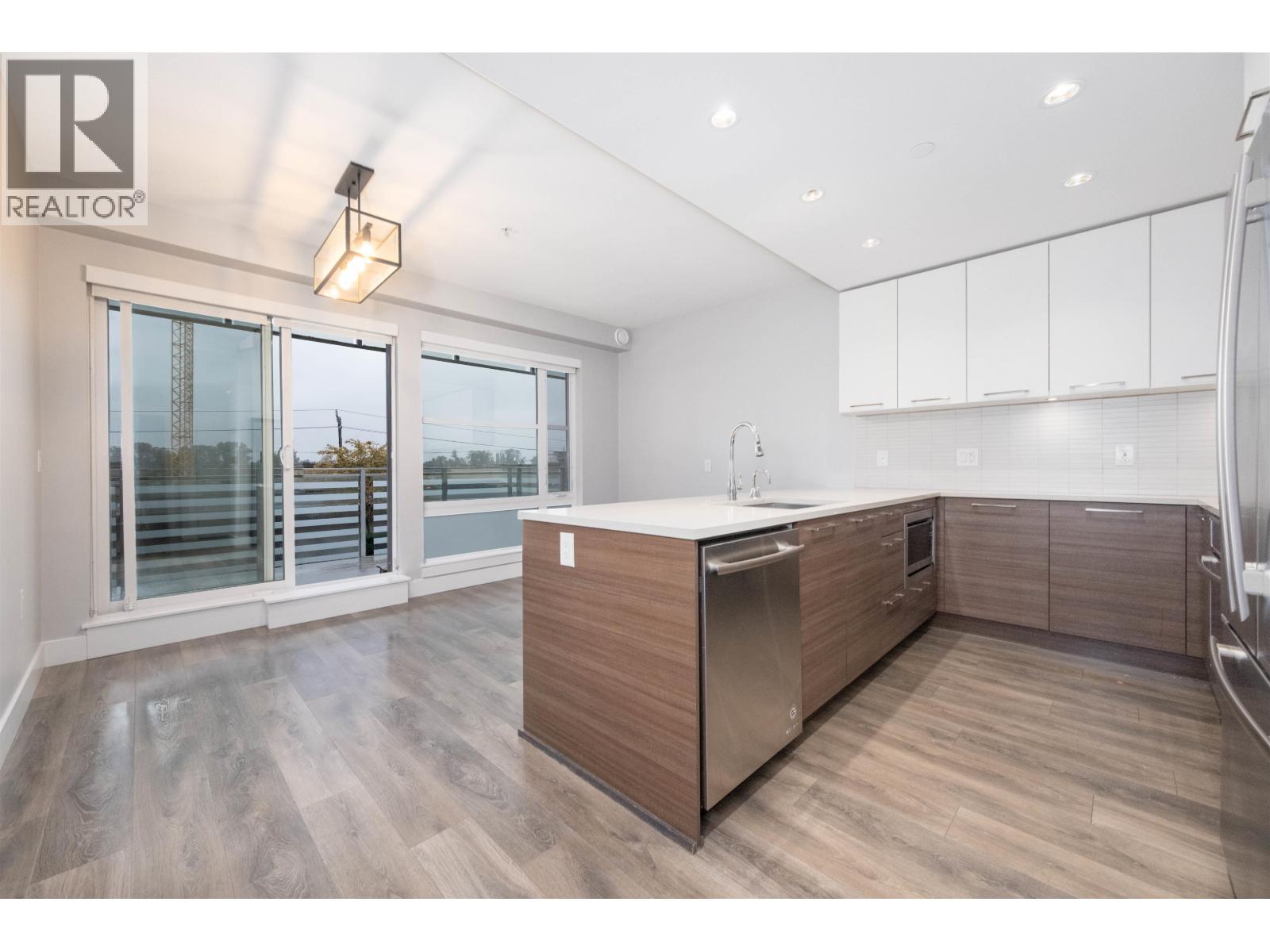 501 3488 Sawmill Crescent, Vancouver, British Columbia  V5S 0C7 - Photo 3 - R3055362