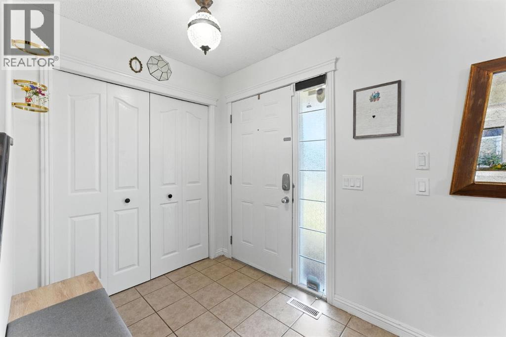 751 Prestwick Circle Se, Calgary, Alberta  T2Z 4Y5 - Photo 3 - A2253278