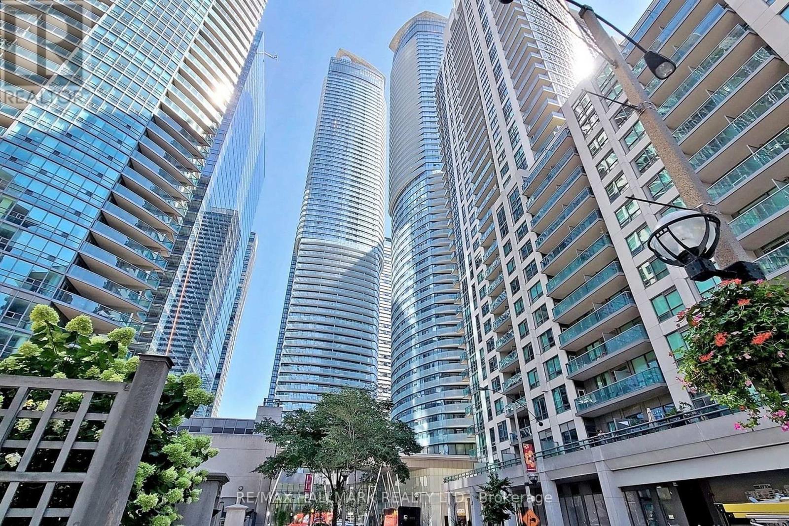3610 - 14 York Street, Toronto (Waterfront Communities), Ontario  M5J 2Z2 - Photo 2 - C12445354
