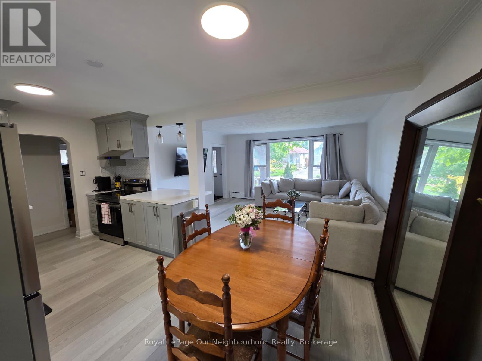 Upper - 32 Marchington Circle, Toronto, Ontario  M1R 3M4 - Photo 14 - E12445347
