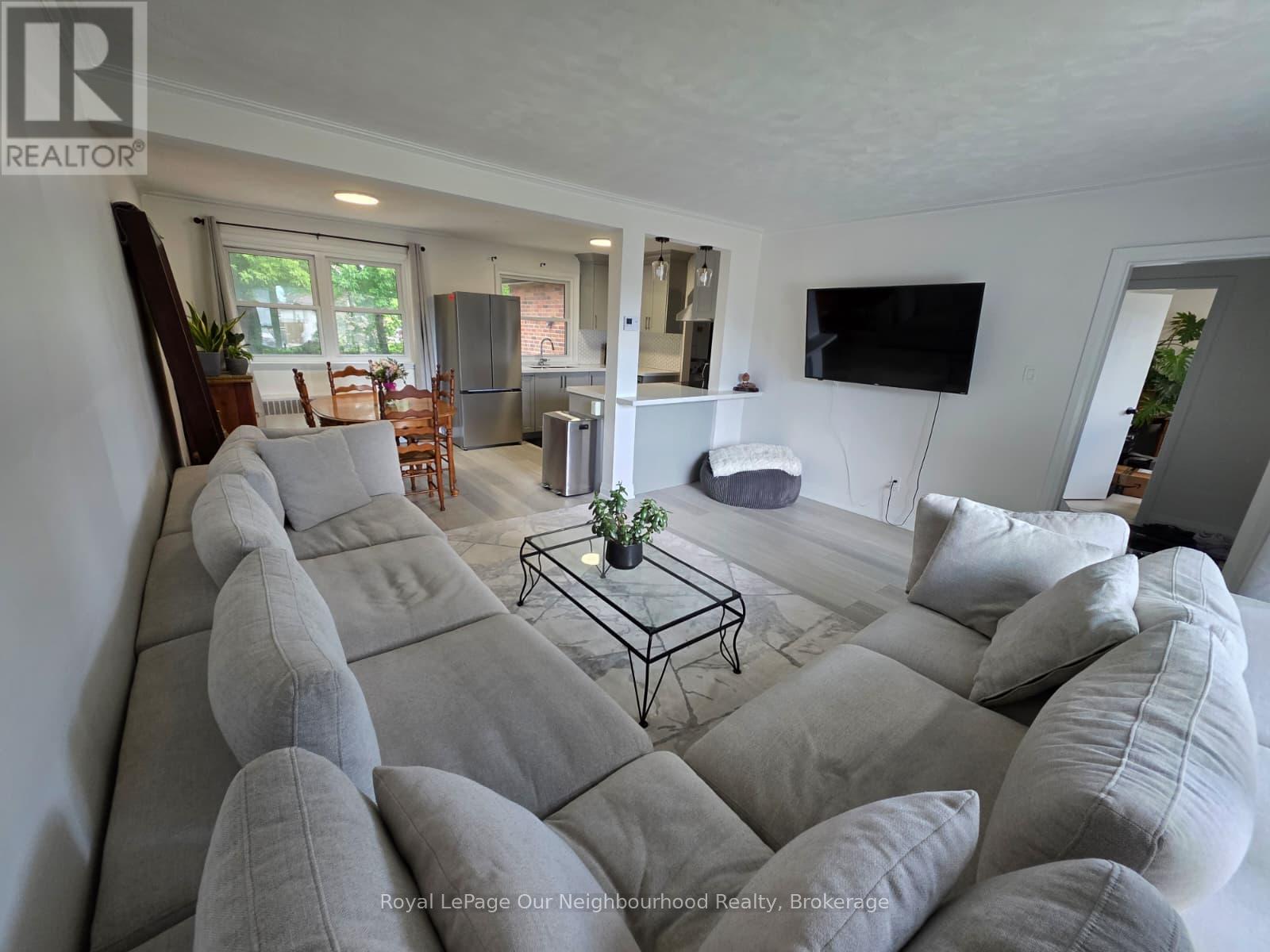 Upper - 32 Marchington Circle, Toronto, Ontario  M1R 3M4 - Photo 15 - E12445347