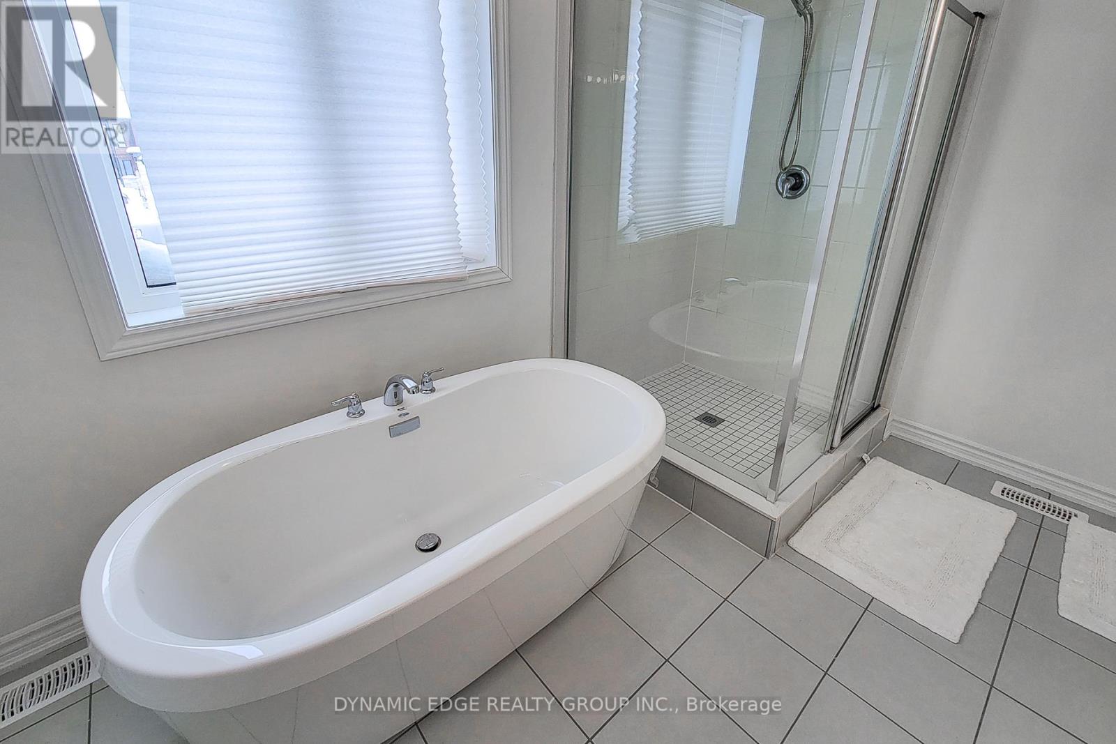 139 Henshaw Drive, Erin, Ontario  N0B 1T0 - Photo 24 - X12445281