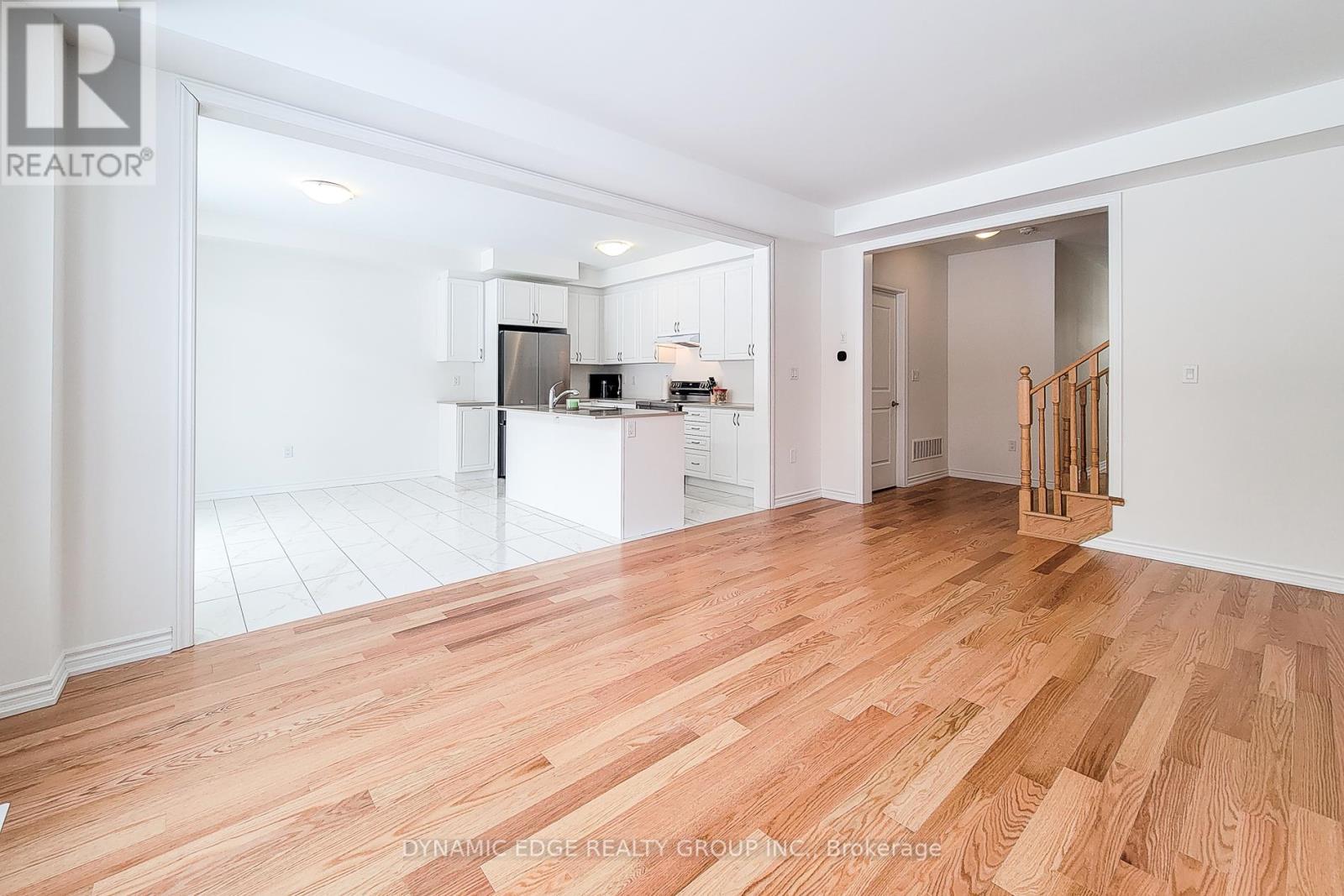139 Henshaw Drive, Erin, Ontario  N0B 1T0 - Photo 8 - X12445281
