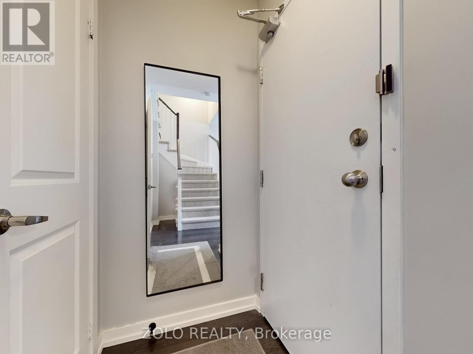 322 - 15 Whitaker Way, Whitchurch-Stouffville (Stouffville), Ontario  L4A 0W5 - Photo 3 - N12445355