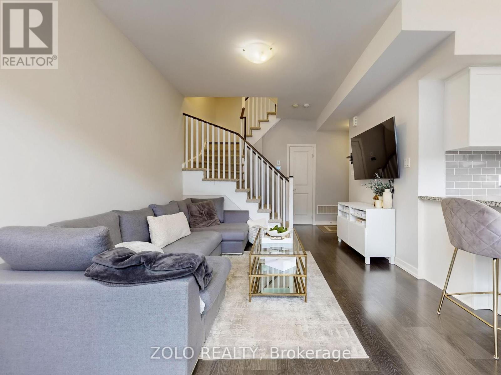 322 - 15 Whitaker Way, Whitchurch-Stouffville (Stouffville), Ontario  L4A 0W5 - Photo 5 - N12445355