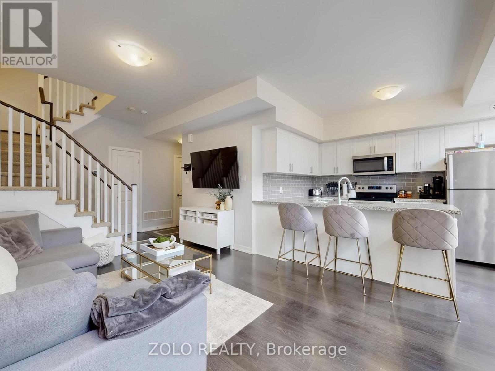 322 - 15 Whitaker Way, Whitchurch-Stouffville (Stouffville), Ontario  L4A 0W5 - Photo 6 - N12445355