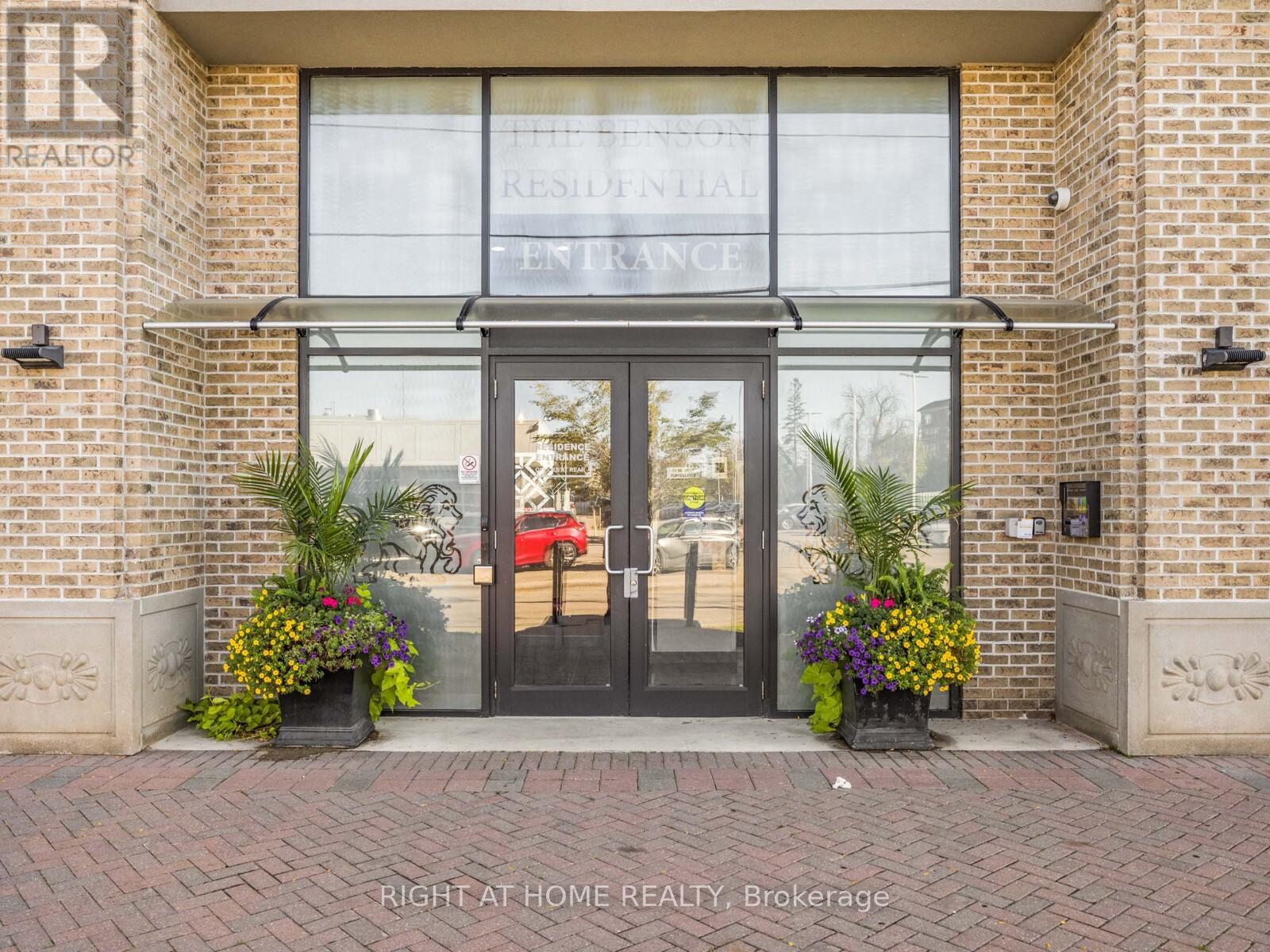 406 - 10376 Yonge Street, Richmond Hill (Mill Pond), Ontario  L4C 3B8 - Photo 3 - N12445366