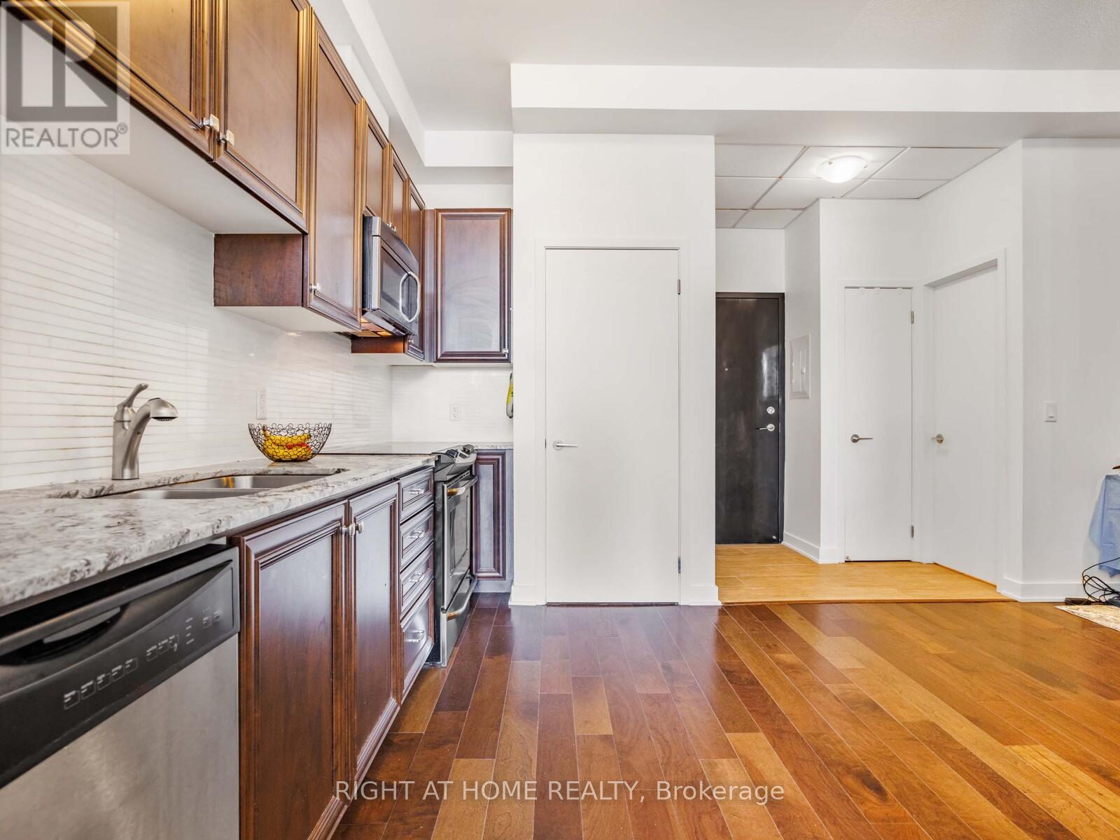 406 - 10376 Yonge Street, Richmond Hill (Mill Pond), Ontario  L4C 3B8 - Photo 6 - N12445366