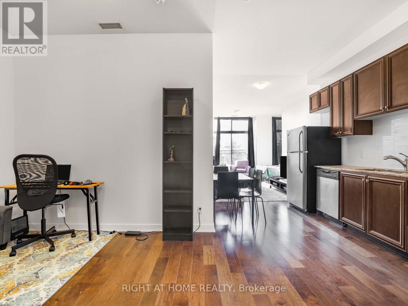 406 - 10376 Yonge Street, Richmond Hill (Mill Pond), Ontario  L4C 3B8 - Photo 8 - N12445366