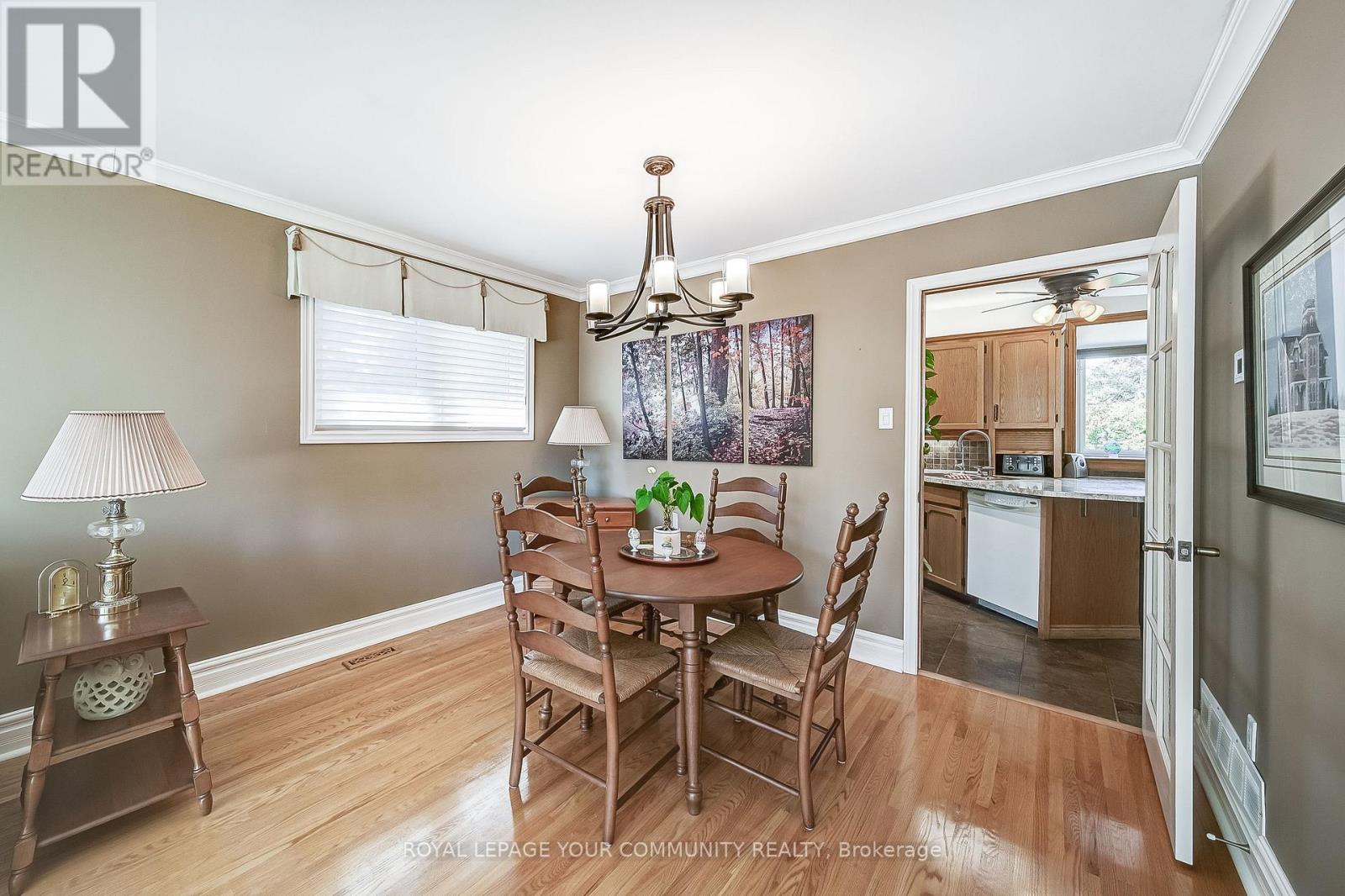 36 Devins Drive, Aurora, Ontario  L4G 2Z1 - Photo 11 - N12445376