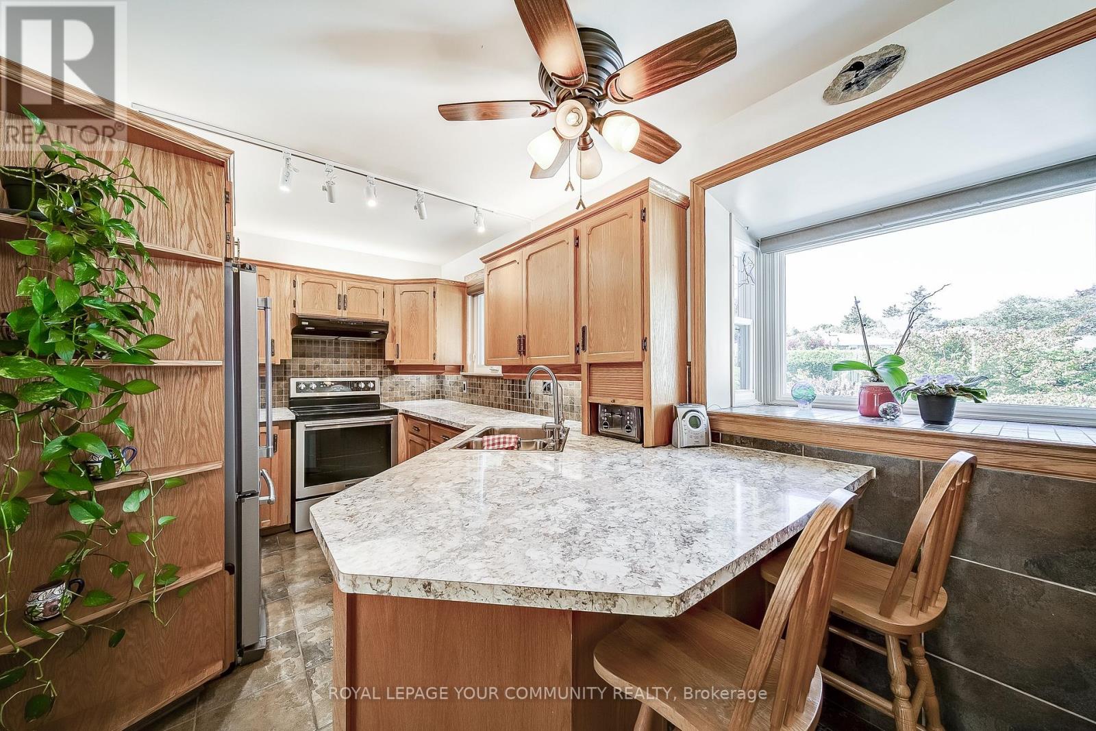 36 Devins Drive, Aurora, Ontario  L4G 2Z1 - Photo 14 - N12445376