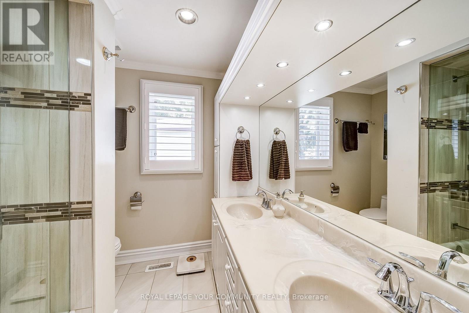 36 Devins Drive, Aurora, Ontario  L4G 2Z1 - Photo 20 - N12445376