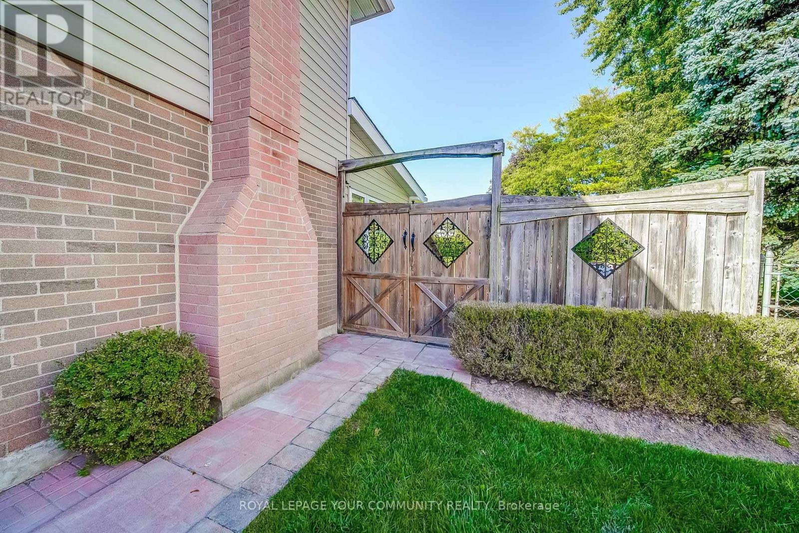 36 Devins Drive, Aurora, Ontario  L4G 2Z1 - Photo 30 - N12445376