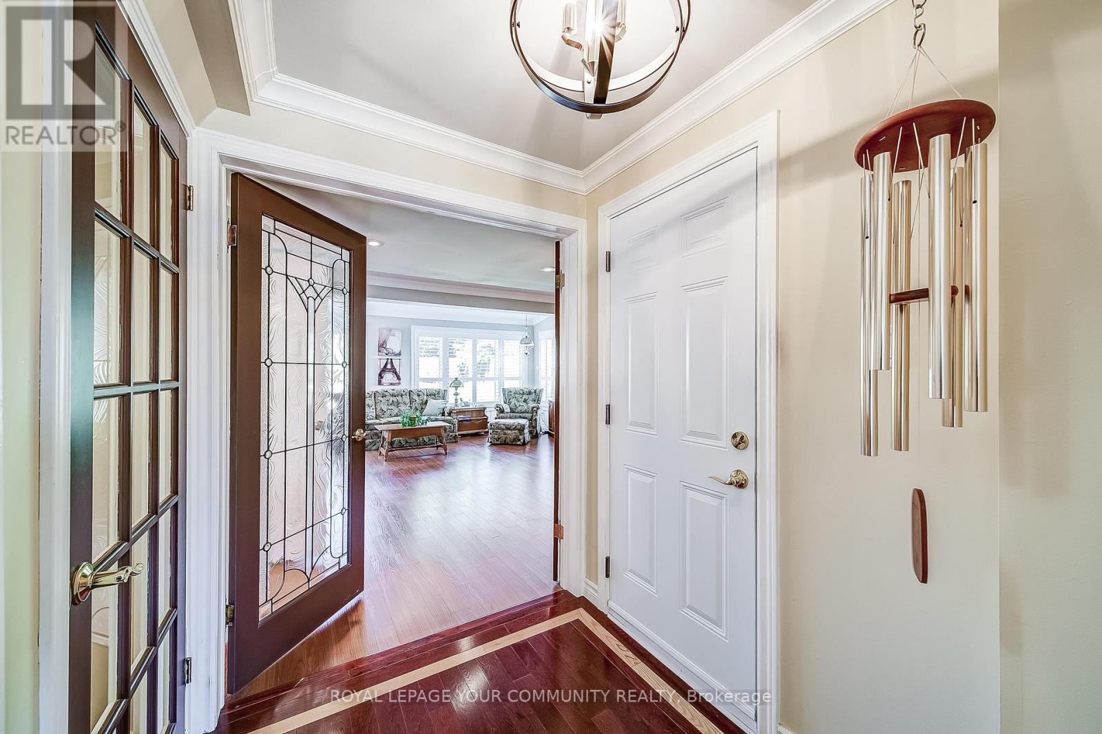 36 Devins Drive, Aurora, Ontario  L4G 2Z1 - Photo 4 - N12445376