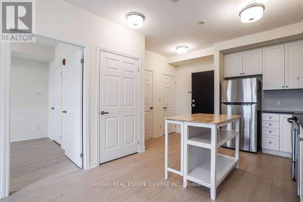 402 - 200 Lagerfeld Drive, Brampton, Ontario  L7A 5G5 - Photo 11 - W12445339