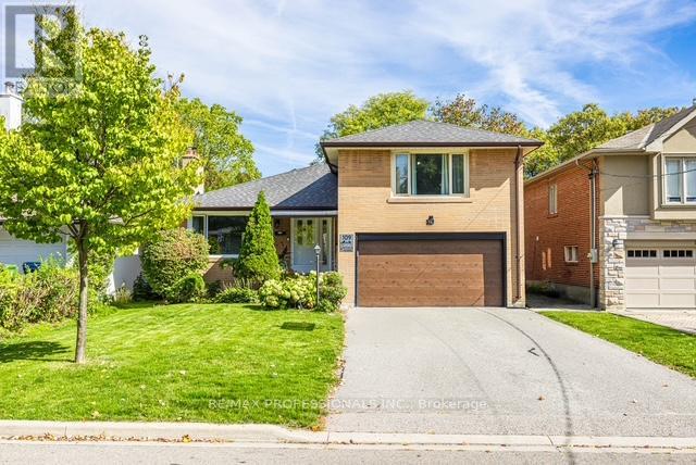 109 BOTFIELD AVENUE, Toronto, Ontario