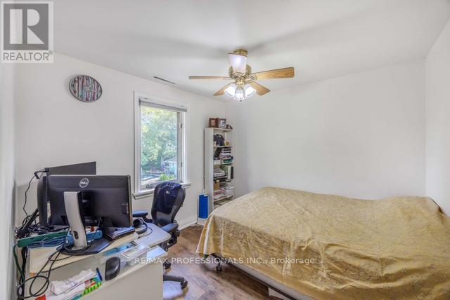 109 Botfield Avenue, Toronto, Ontario  M9B 4E6 - Photo 18 - W12445349