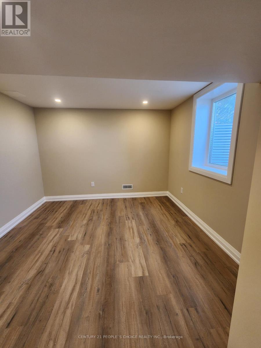 744 Kennedy Circle W, Milton, Ontario  L9E 1R9 - Photo 12 - W12445350