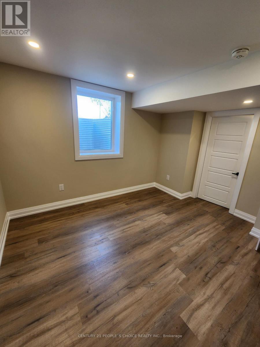 744 Kennedy Circle W, Milton, Ontario  L9E 1R9 - Photo 13 - W12445350